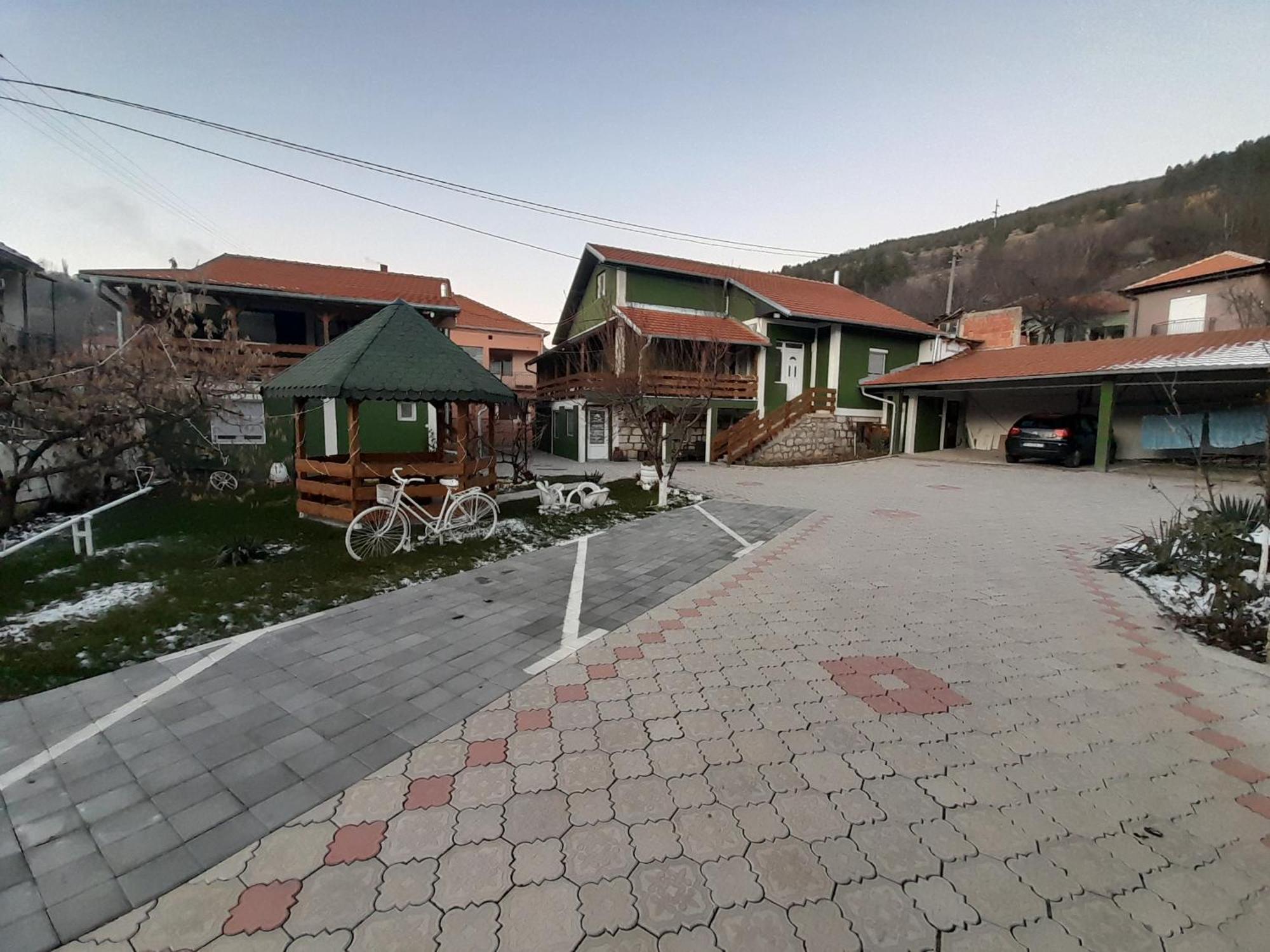 Guest House Vila Banjica Pirot Ngoại thất bức ảnh