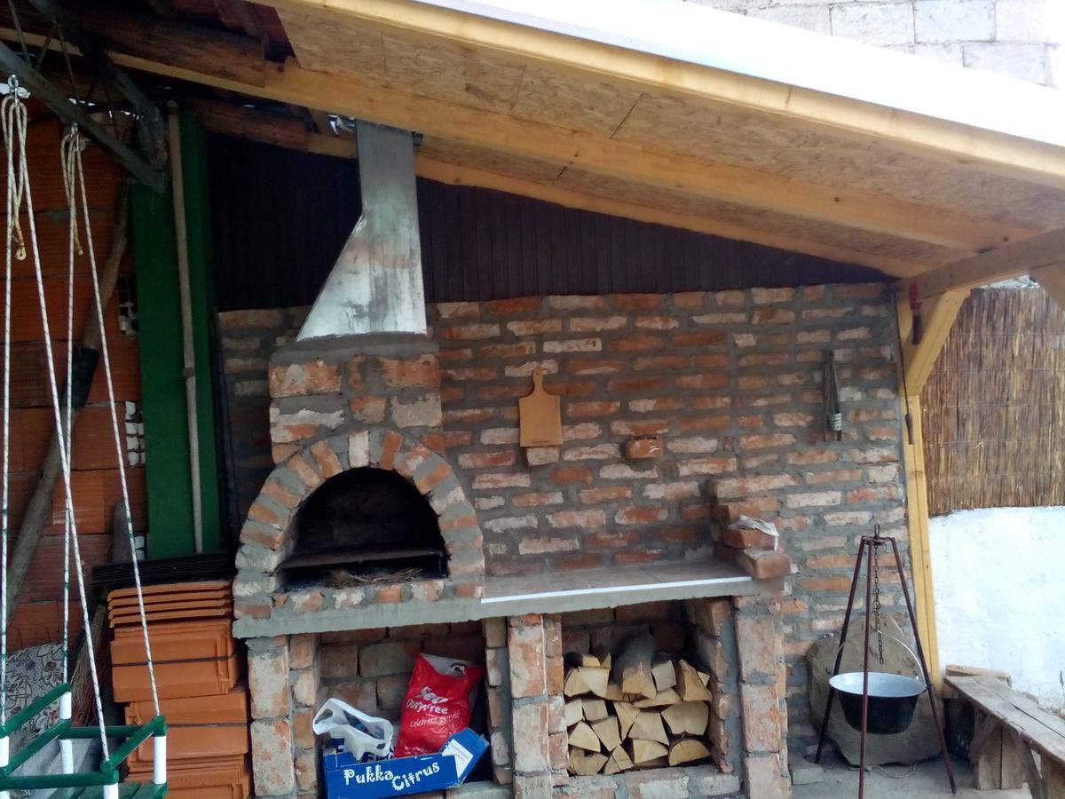 Guest House Vila Banjica Pirot Ngoại thất bức ảnh